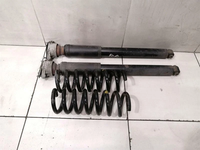 MERCEDES C63 AMG REAR SET W204 Shock Absorber A2043201231 Stossdämpfer Hinten V8