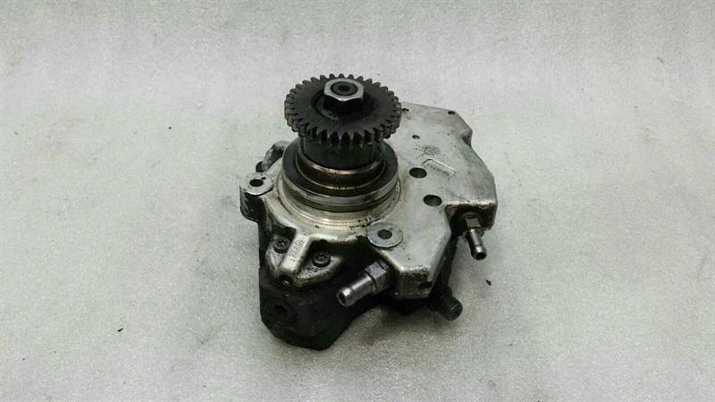MERCEDES CLK W209 Fuel Pump Mechanical A6420700501 Kraftstoffpumpe OM642 V6