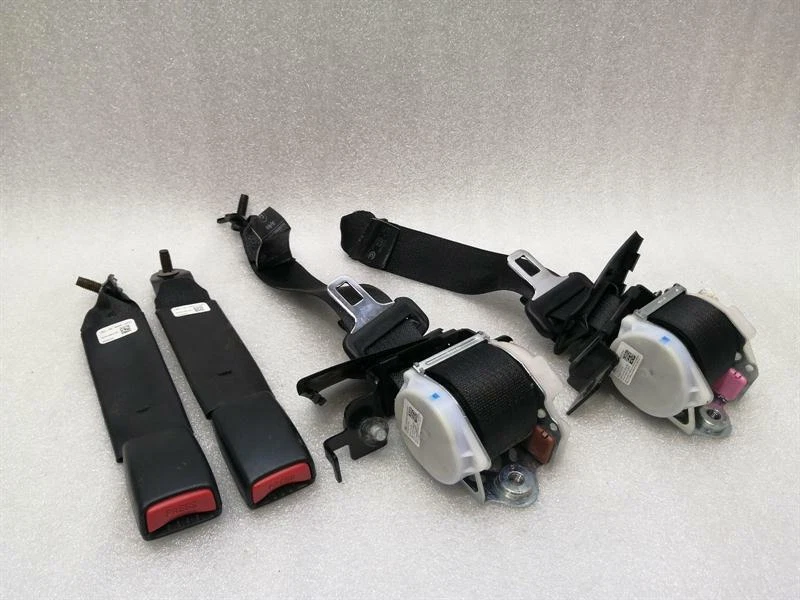 FORD MUSTANG MK6 Rear seat belt Set FR3B-63611B68-B Sicherheitsgurt Hinten Satz