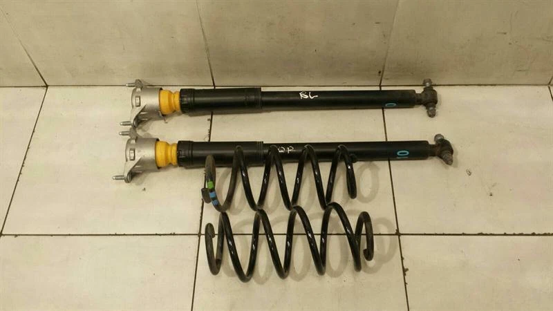 MERCEDES X156 Shock Absorber Rear A1563201031 Stossdämpfer Hinte 220 CDI 4 MATIC