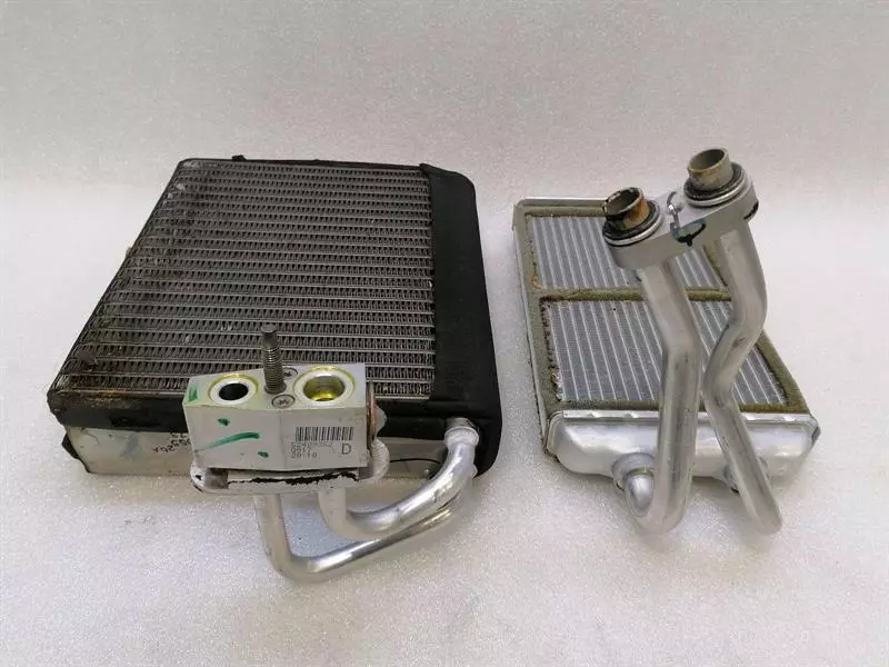 CHEVROLET CORVETTE C6 Heater Matrix 89019028 Wärmetauscher Heizungskühler SATZ