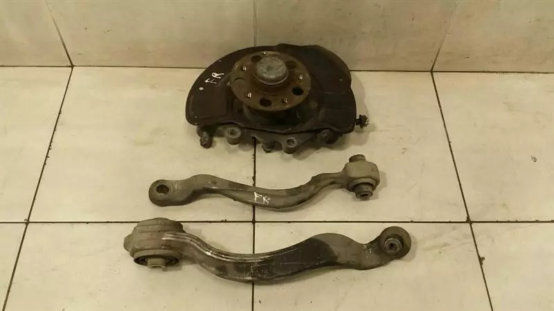 MERCEDES W212 FR Hub Set A2123300220 Radlagergehäuse Vorne Rechts AMG E63 Satz