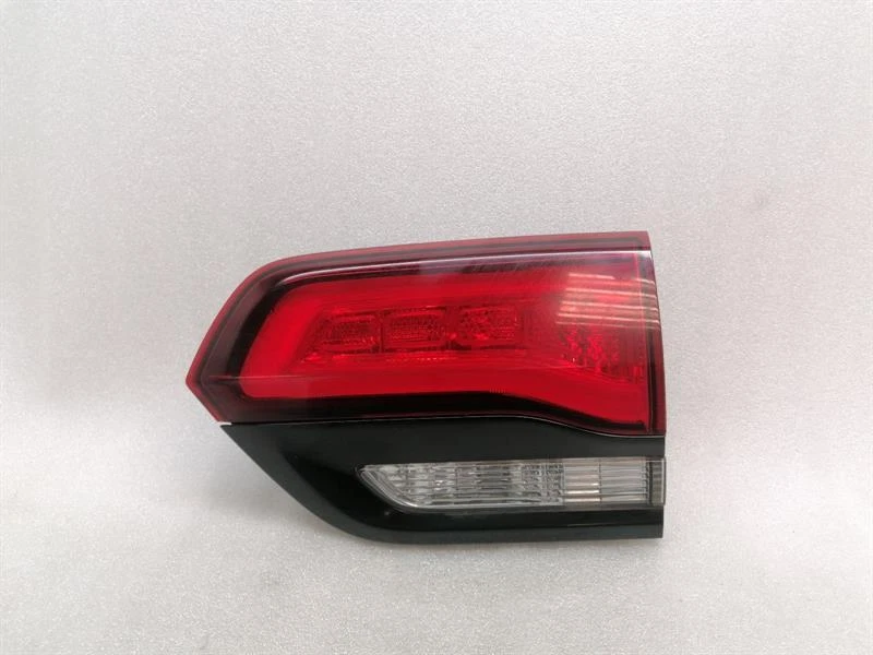 JEEP GRAND CHEROKEE WK2 SRT8 RRH Light 68142944AD Rückleuchte Hinten Rechts