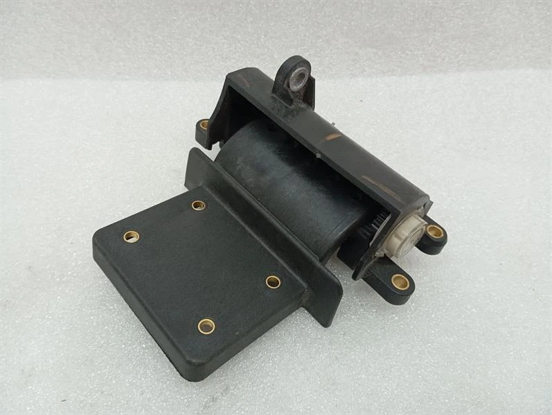 HARLEY-DAVIDSON ROAD GLIDE 76000437 LEFT SIDE MEDIA GLOVE BOX HINGE 15-24 OEM