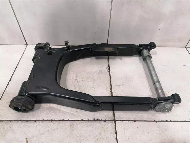 HARLEY-DAVIDSON ROAD GLIDE FLTR Rear swingarm 47549-02A Hinterradschwinge