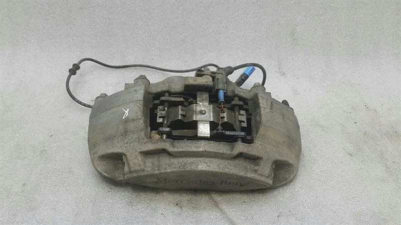 MERCEDES C Class W205 FRH Caliper A0114219698 Bremssattel Vorne Rechts AMG Pack