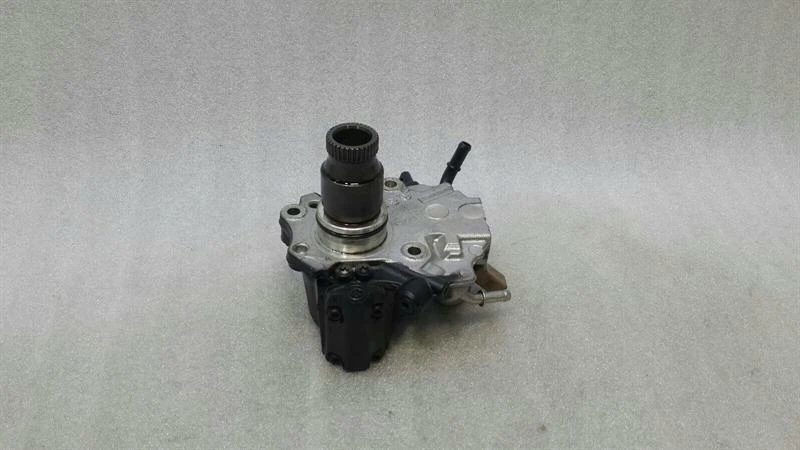 MERCEDES C Class W205 Fuel Pump Mechanical A6510703301 Kraftstoffpumpe OM651 2.1