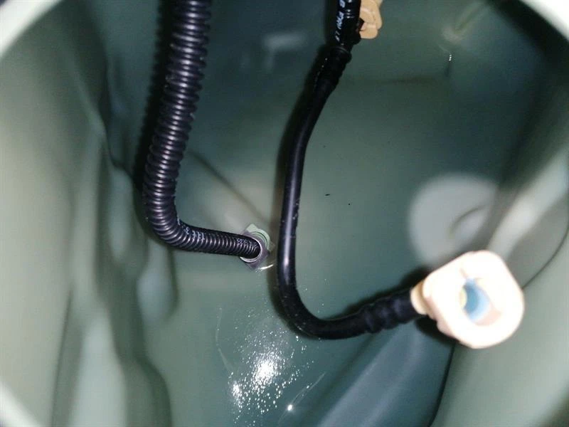 CHEVROLET CORVETTE C7 Fuel Tank 84037299 Kraftstofftank Right Rechts - Image 5