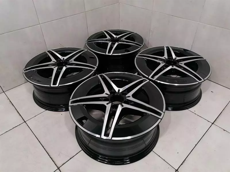 AMG 18 MERCEDES EQA H243 EQA350  Alloy Wheel A2434011700 Alufelge 7.5Jx18 ET53.5
