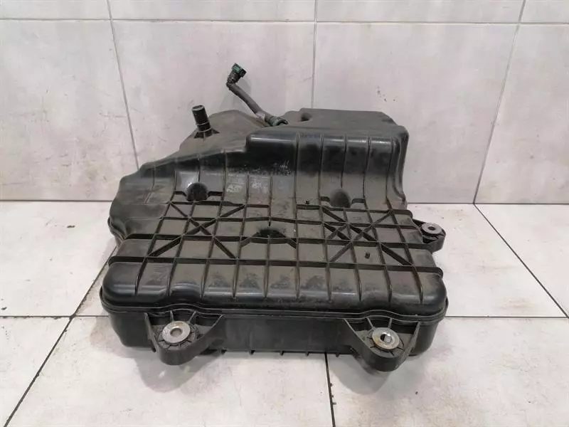 MERCEDES C Class W205 Fuel Tank A2054703901 Kraftstofftank AD BLUE