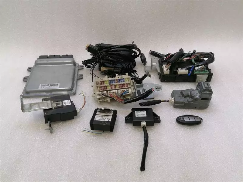 NISSAN GT-R R35 Engine ECU MEC125-070 Motorsteuergerät