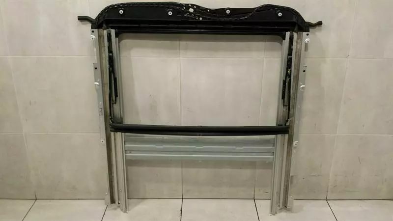 MERCEDES C Class W204 Sunroof Frame A2047800029 Schiebehebedach Rahmen