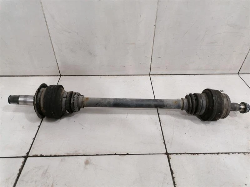 MERCEDES C63 AMG W204 Left Rear Drive Shaft A2043501610 Antriebswelle Hinten Li