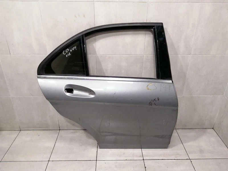 MERCEDES C Class W204 Right Rear Door A2047300205 Tür Hinten Rechts DEFEKT