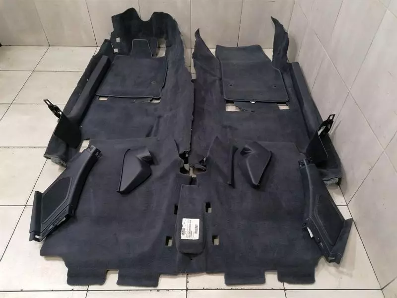 CHEVROLET CORVETTE C8  blue floor set Verkleidung CARPET BLUE BLAU SATZ SET