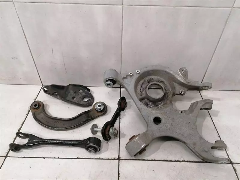 FORD MUSTANG MK5  Left Rear WISHBONE FR3V-5A971-CB Querlenker Hinten Links