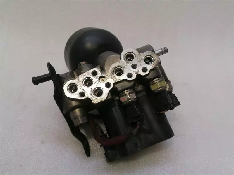 MERCEDES S63 AMG W221 Front ABC Hydraulic valve A2213200258 Hydraulikventil