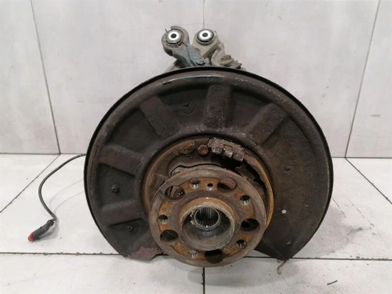 MERCEDES W212 Right Rear set A2123502208 Radlagergehäuse Hinten Rechts Satz AMG
