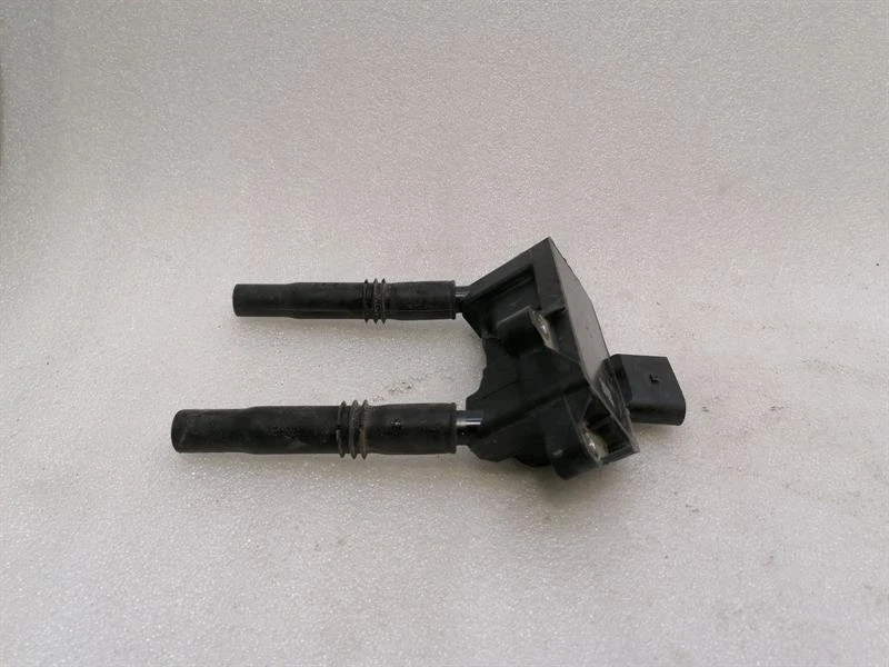 MERCEDES C Class W205 C63 AMG Ignition Coil A1779060300 Zündspule M177