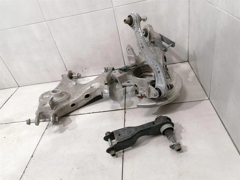 Range Rover Velar L560 Jaguar F-Pace X761 Rear Hub HK83-5A970-AE Radlagergehäuse