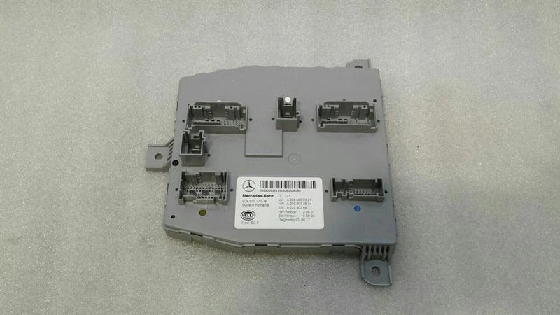MERCEDES C Class W205 Electronic module A2059009321 Steuergerät SAM Unit