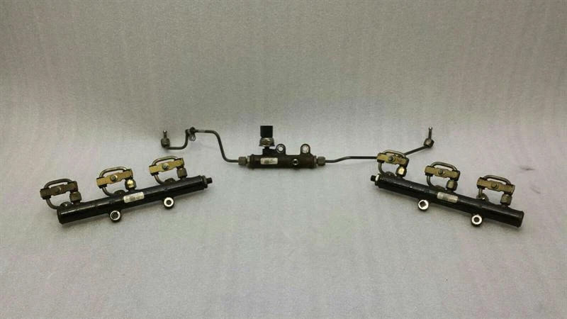 JAGUAR XJ X350 X358 Fuel Rail 4R8Q-9D280-AB Einspritzleiste Rohr Verteiler 2.7D