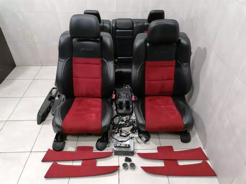 SRT8 JEEP GRAND CHEROKEE WK2 MK4 Seat SITZ  SRT INTERIOR TV MONITOR
