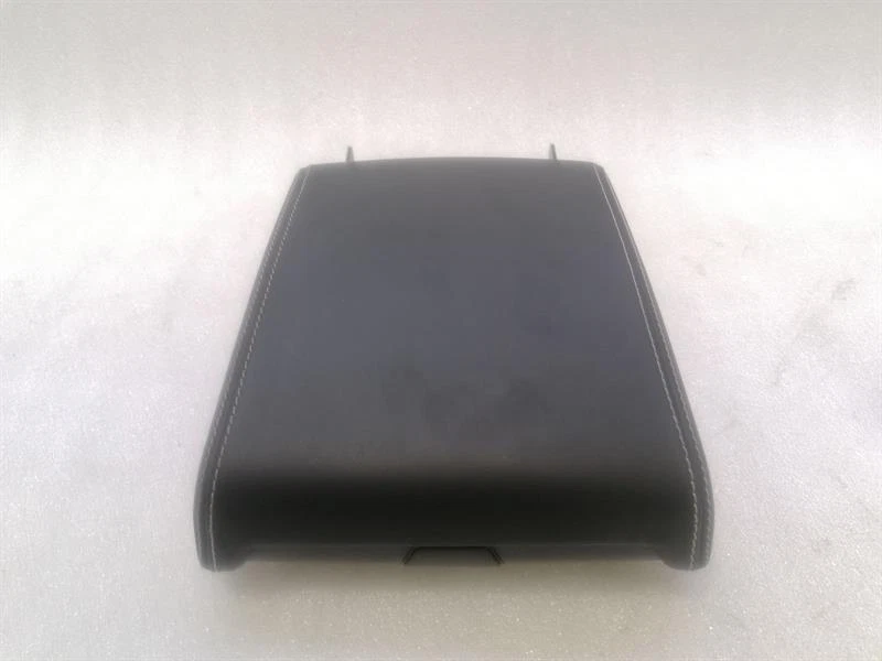 JAGUAR i-PACE X590 EV400 Armrest J9C3-045C74-BE Mittelarmlehne Armlehne