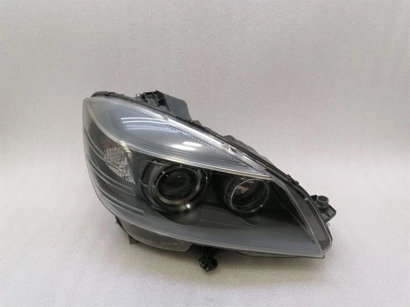 MERCEDES C W204 Right Headlight A2048208061 Scheinwerfer Rechts C63 AMG 08-11