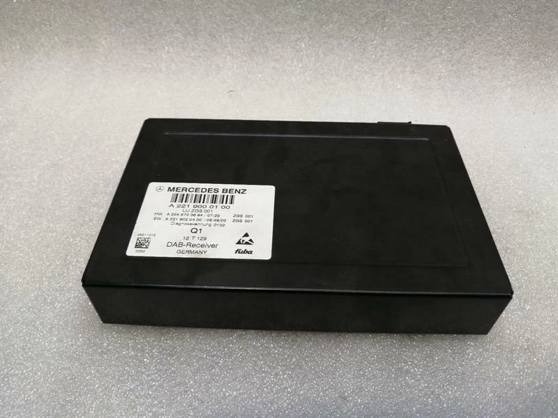 MERCEDES S-class W221 Audio module A2219000100 DAB Receiver