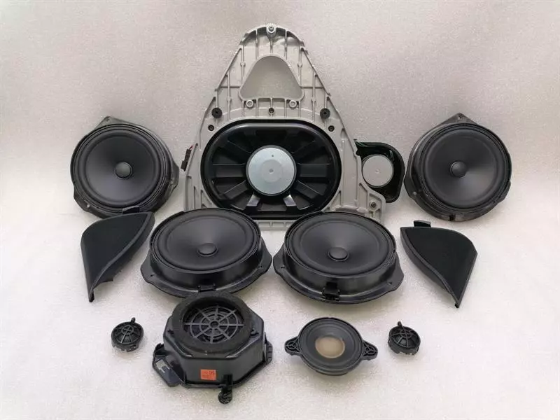 MERCEDES C Class W204 Coupe Speaker set A2048205702 Lautsprecher satz L7 Logic7