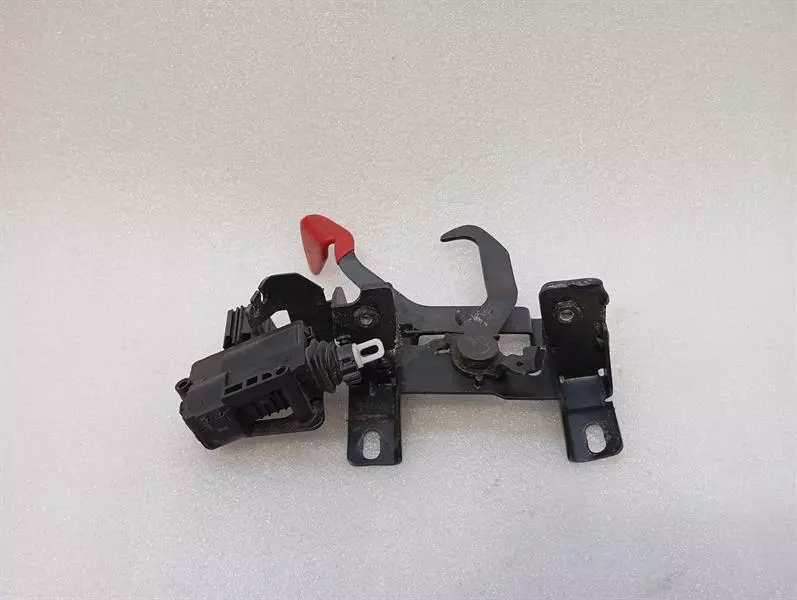 FERRARI 458 F142 Spider Bonnet lock 83679100 Motorhaube Schloss