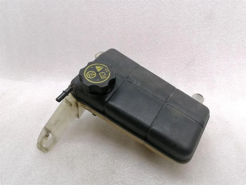CHEVROLET CORVETTE C6 Expansion Tank 22786835 Ausgleichbehälter Kühlwasser