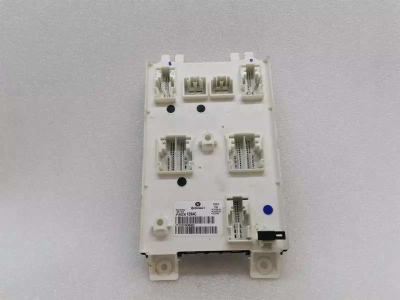 JEEP GRAND CHEROKEE WK2 MK4 Bpdy Control module 68236139AC Steuergerät BCM