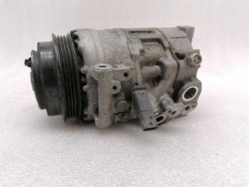 MERCEDES C Class W205 A/C Compressor A0008304702 Klimakompressor