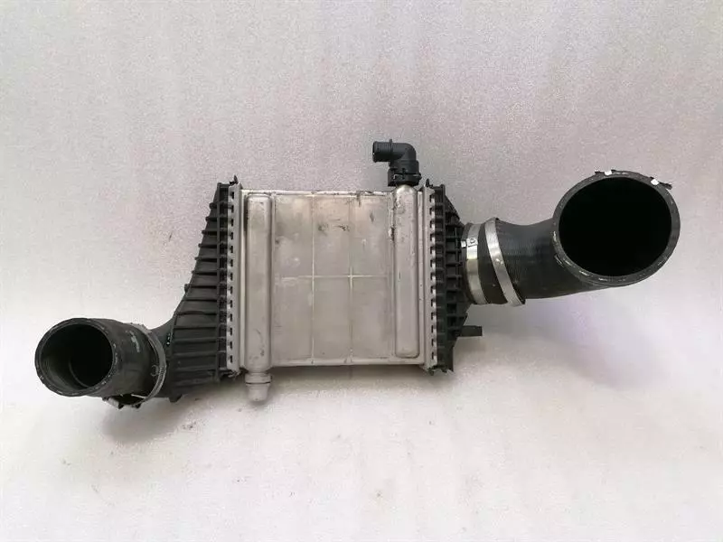 MERCEDES A Class W176  A45 AMG Intercooler A1330900014 Ladeluftkühler