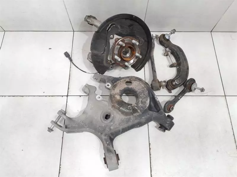 FORD MUSTANG MK6 S550 Left Rear Hub FR3Z-5500-A Radlagergehäuse Hinten Links