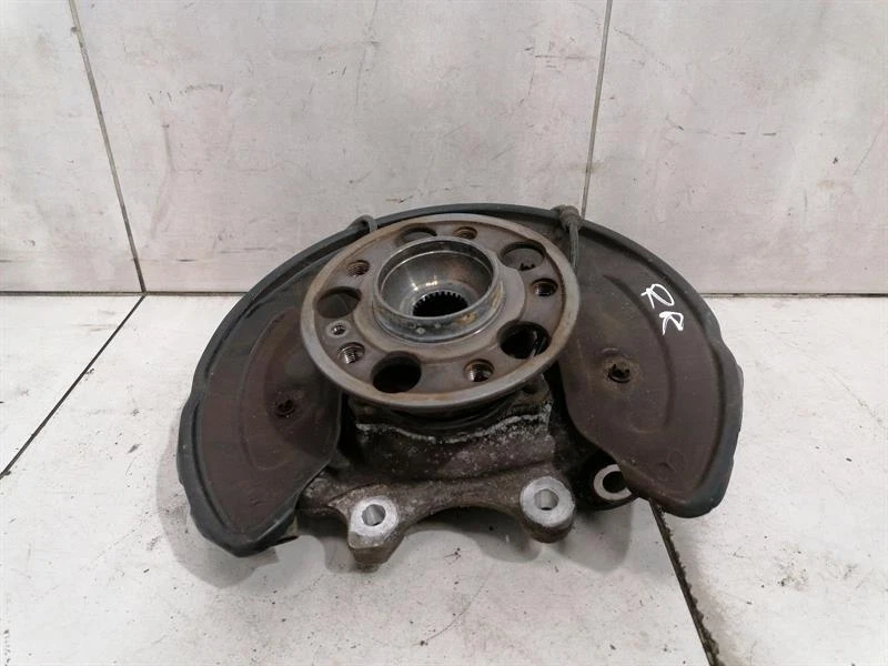MERCEDES C Class W205 Right Rear Hub A2053500241 Radlagergehäuse Hinten Rechts