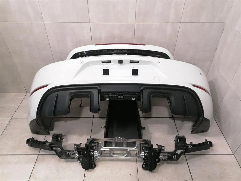 PORSCHE CAYMAN 718 GT4RS Rear Bumper 982807421 Hinten Stoßstange KOMPLETT