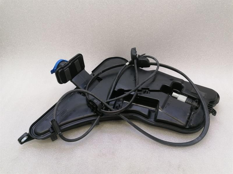 BMW 8 18--25 G16 M8  Coupe Washer fluid reservior 7435337 Wischwasserbehälter