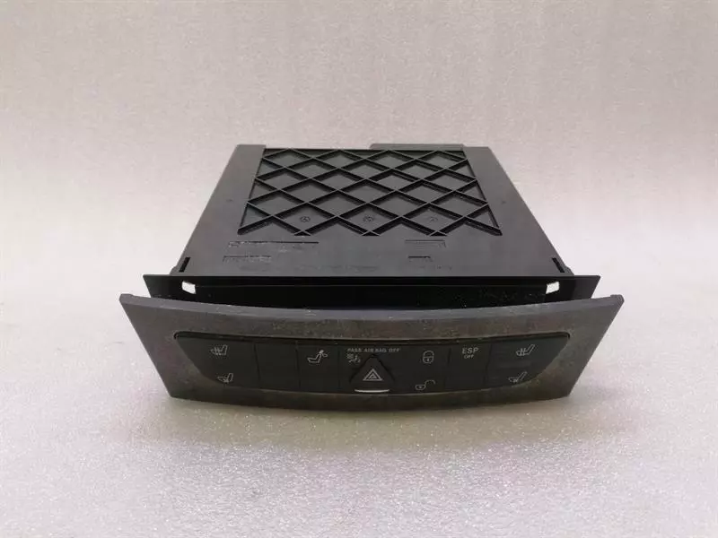 MERCEDES E Class W211 CD changer A2118703889 CD-Wechsler