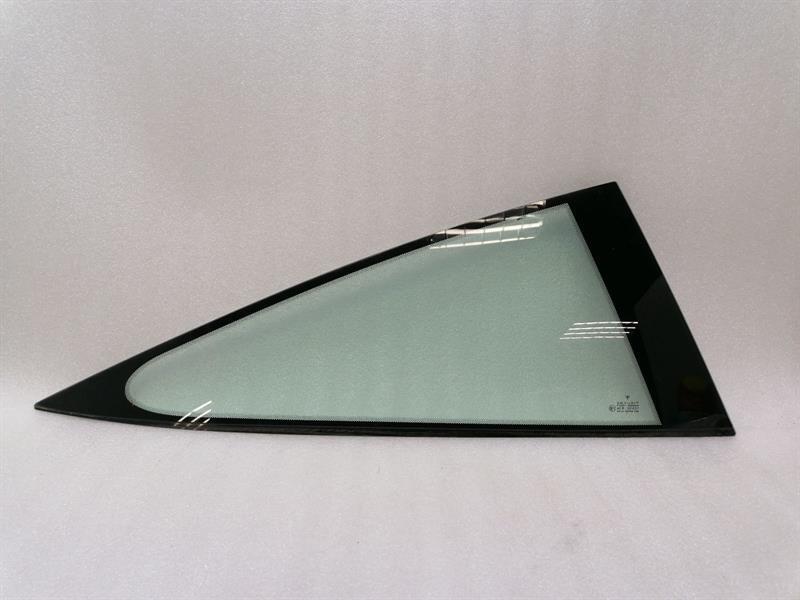 PORSCHE 911 996 Right Rear Glass 99654311206 Türscheibe ¼ Hinten Re TARGA