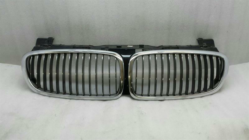 BMW 7 series E65 E66 Front Grille 51137145738 Kühlergitter