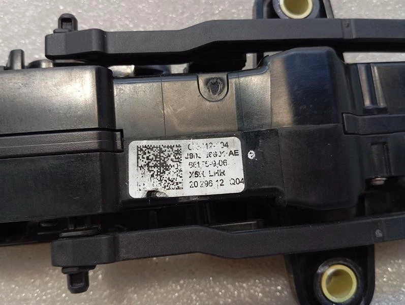 JAGUAR i-PACE X590 EV400 Door handle J8A2-26601-A Türgriff - Image 5