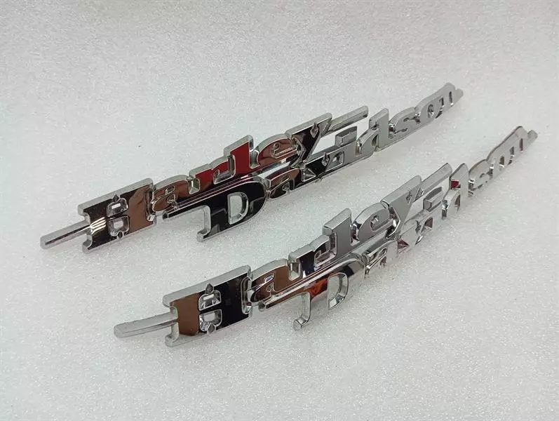 HARLEY-DAVIDSON 61830-08 61831-08 FUEL TANK EMBLEM SET LOGO BADGES RIGHT LEFT - Image 2