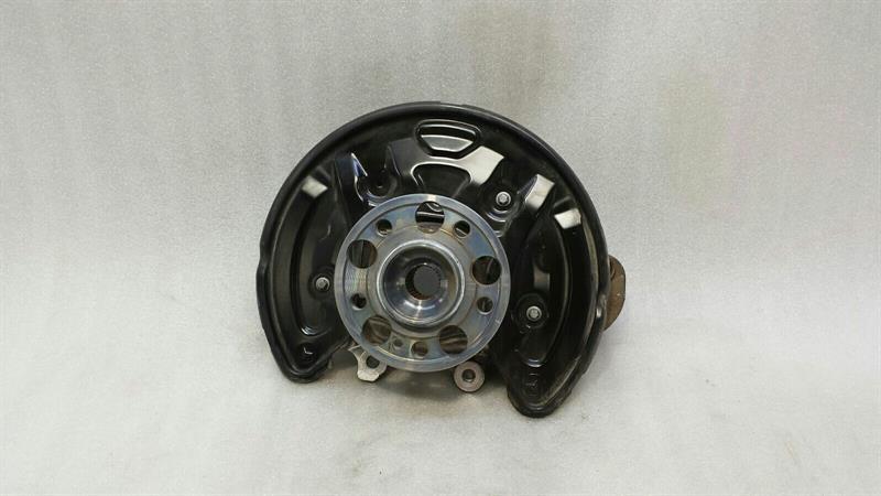 MERCEDES C Class W205 Right Rear Hub A2053500241 Radlagergehäuse Hinten Rechts