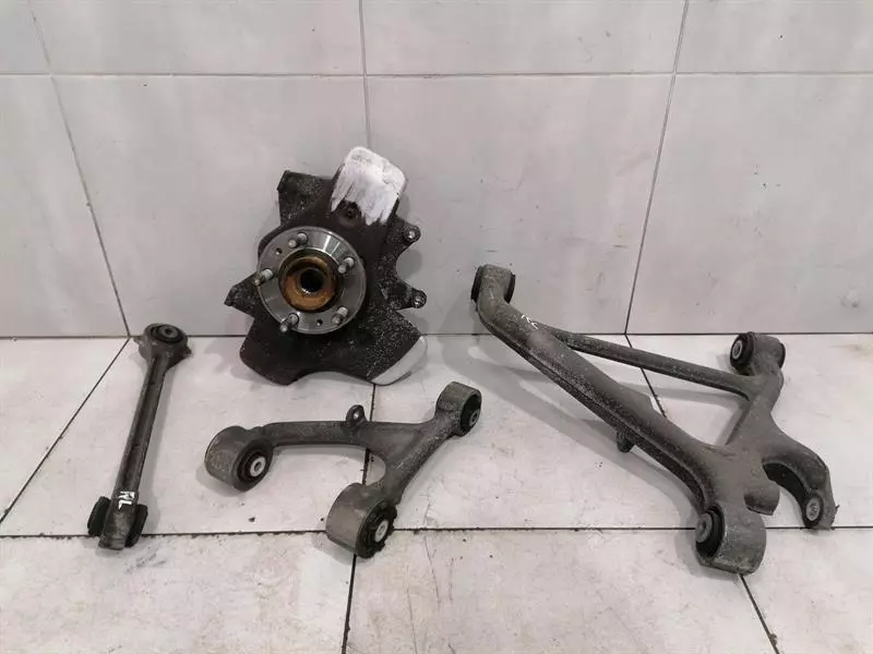 ASTON MARTIN DB9 COUPE Left Rear Hub 8D33-5A971-AB Radlagergehäuse Hinten Links - Image 2