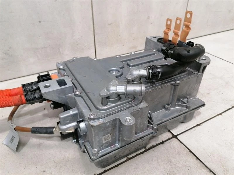 PORSCHE TAYCAN 9J Front Drive Unit module 9J1907124L Vorne Elektroantrieb - Image 2