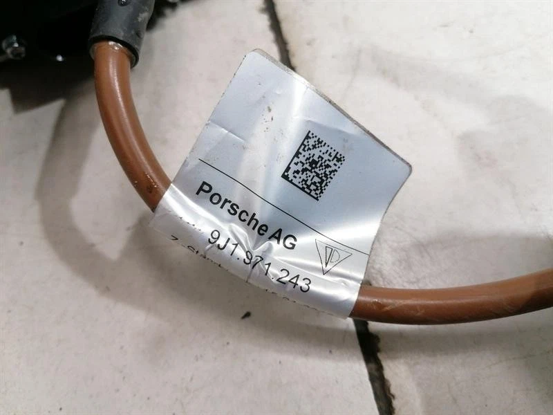 PORSCHE TAYCAN 9J Front Drive Unit module 9J1907124L Vorne Elektroantrieb - Image 5