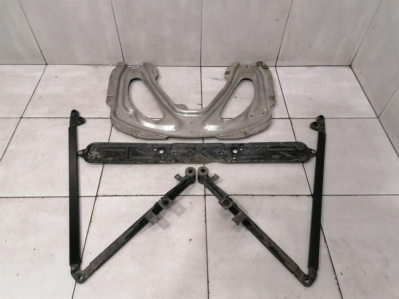 BMW 6 Series F13 UNDERTRAY 33322284341 Halter Träger HINTERACHSE